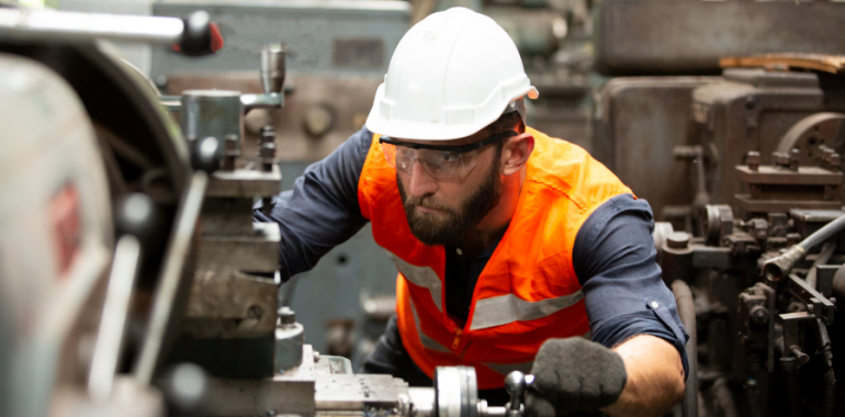 Retain Your Manufacturing Workforce: How English Training Helps Reduce Turnover