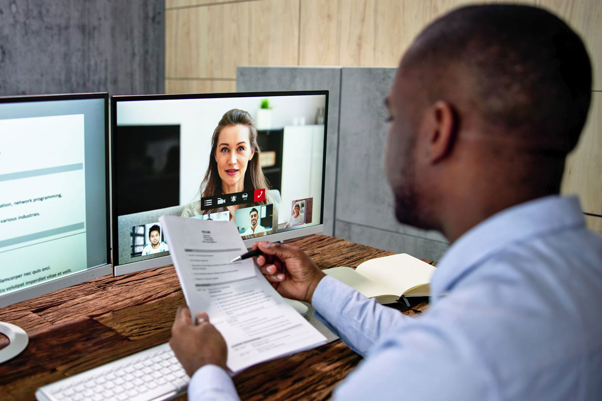 Employee joining a Corporate English Training Online - Language Training Pro Employee joining a Corporate English Training Online