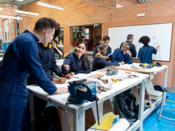 onsite vs online English training for employees